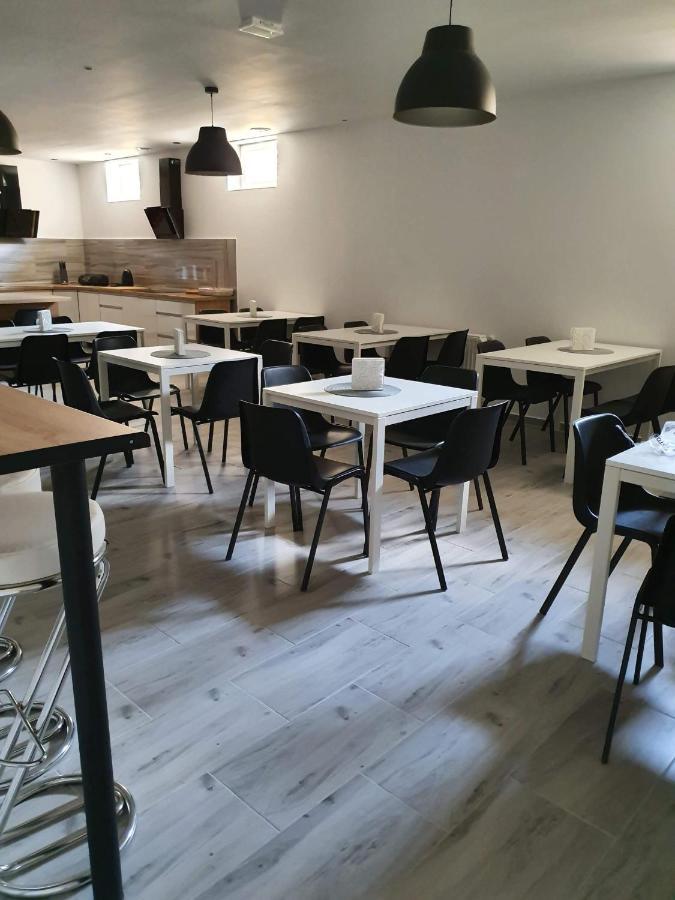 סוסנוביץ' Hostel Polnocna 61 מראה חיצוני תמונה